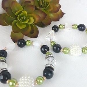 Handcrafted Green Black Pearl Stretch Bracelet